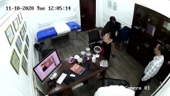 私房最新流出黑客【破解摄像头】隆乳整形诊所 家居视频 妇科检查 截图11