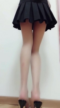 爆乳网红女神麻酥酥哟之灰丝小骚骚的挑逗 圆挺爆乳脱掉灰丝挑逗 超长美腿 原版私拍20P 高清720P原版无水版 截图2