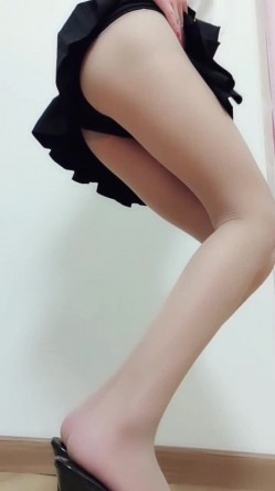 爆乳网红女神麻酥酥哟之灰丝小骚骚的挑逗 圆挺爆乳脱掉灰丝挑逗 超长美腿 原版私拍20P 高清720P原版无水版 截图14