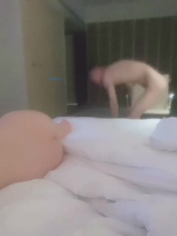 神级颜值 脸点同框 花蝶女神 磨人的小妖精 定制私拍甄选 长腿黑丝 极品美乳 被粉丝抱起来操 高清720P版 截图14