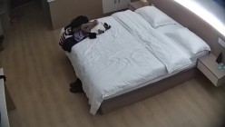 大学城 领导带情人出来偷情 一位很有气质的少妇 还有些羞涩 动作欲拒还迎 直接把男人吊成翘嘴 截图1