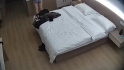 大学城 领导带情人出来偷情 一位很有气质的少妇 还有些羞涩 动作欲拒还迎 直接把男人吊成翘嘴 截图4