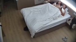 大学城 领导带情人出来偷情 一位很有气质的少妇 还有些羞涩 动作欲拒还迎 直接把男人吊成翘嘴 截图5