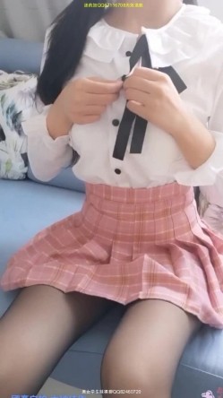 PR社尤物女神私人玩物双马尾清纯黑丝学生制服の洛美瑶瑶丝袜连衣裙道具自慰秀 截图1