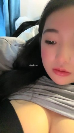 重磅！G奶校花下海~纯到爆炸，【大二学妹】，宿舍脱光，天然白虎馒头穴，小穴超肥，奶子又大又软 截图5