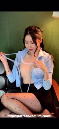 ️顶级身材，治愈系露脸女神【imjena.sis】室内外大尺度作品，各种日常露点全裸诱惑 截图13