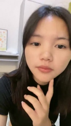 美臀学生，好他妈骚，【昨晚又遇见了你】，小小年纪看着已经是身经百战的状态，掰开逼逼水就自动流，需要男人天天操 截图1