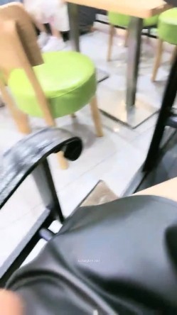 【你的户外小淫妇】商场公园地摊周边行人不少又紧张又激动水流了好多 截图11