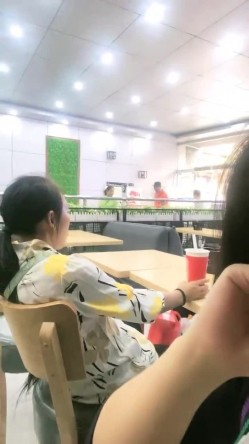 【你的户外小淫妇】商场公园地摊周边行人不少又紧张又激动水流了好多 截图15
