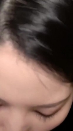 高颜值漂亮小姐姐吃鸡口爆 口的很细腻 技术不错 眼神很渴望 没有不交货的道理 截图10