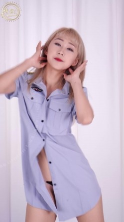 最新破解热门精舞门系列，数位环肥燕瘦女模露逼露奶情趣装劲曲搔首弄姿摇摆挑逗，4K竖屏低视角视觉效果一流 截图5