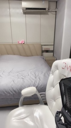 【新人绿播女神下海 库宝宝】逆天颜值比明星都美 极品尤物 外表之下还拥有这么一对G奶美乳 截图12