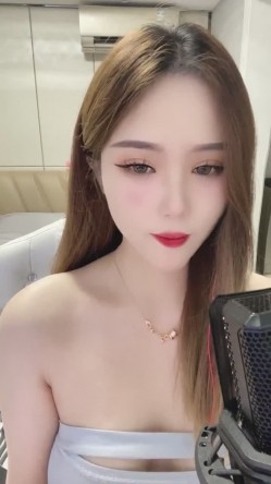 【新人绿播女神下海 库宝宝】逆天颜值比明星都美 极品尤物 外表之下还拥有这么一对G奶美乳 截图14