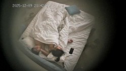 酒店偷拍 年轻情侣就是体力好除了吃饭睡觉就一直腻歪啪啪男友还拿手机拍照留念 截图13