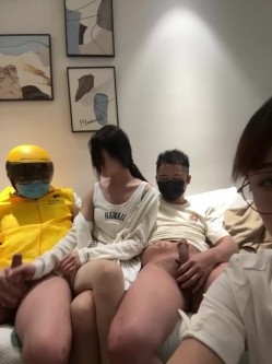 ️清纯主播【202509yoyo】表姐带着表妹下海直播、在线教口活、练习做爱姿势 截图7