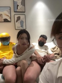 ️清纯主播【202509yoyo】表姐带着表妹下海直播、在线教口活、练习做爱姿势 截图8