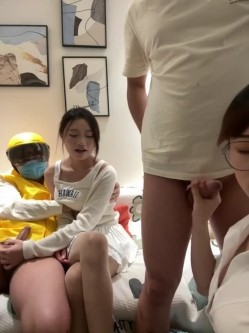 ️清纯主播【202509yoyo】表姐带着表妹下海直播、在线教口活、练习做爱姿势 截图11