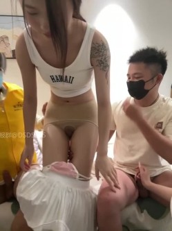 ️清纯主播【202509yoyo】表姐带着表妹下海直播、在线教口活、练习做爱姿势 截图12