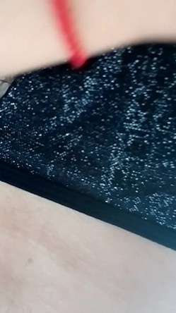 之前非常火的教室自慰少妇穿着性感野外自摸乳头和肥穴呻吟，还流淫水了 截图10