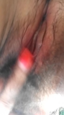 之前非常火的教室自慰少妇穿着性感野外自摸乳头和肥穴呻吟，还流淫水了 截图15