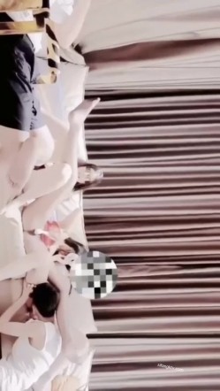 【顶级性爱 ️究极核弹】万人崇拜大神『海盗船长』最新VIP群付费长视频 车震爆操极品豪乳白虎高端女神 截图5