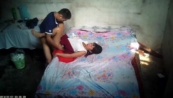棚户区站街女暗拍姐姐穿着超短裙钓到个要站着干的猛男没想到是杆快枪 截图5