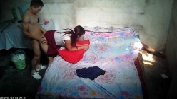 棚户区站街女暗拍姐姐穿着超短裙钓到个要站着干的猛男没想到是杆快枪 截图14