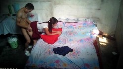棚户区站街女暗拍姐姐穿着超短裙钓到个要站着干的猛男没想到是杆快枪 截图16