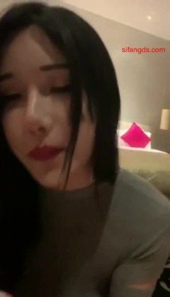 穷人女神金主母狗！巨乳绿茶婊【顾灵曦】私拍福利，吃屌车震道具自慰，被土豪无套射了满背 截图7