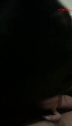 穷人女神金主母狗！巨乳绿茶婊【顾灵曦】私拍福利，吃屌车震道具自慰，被土豪无套射了满背 截图8