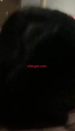穷人女神金主母狗！巨乳绿茶婊【顾灵曦】私拍福利，吃屌车震道具自慰，被土豪无套射了满背 截图13