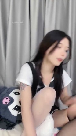 四川小美女，明星级别【小米粥粥】忧郁的眼神，让大哥们着迷，一晚上礼物乱飞牛逼了 截图5
