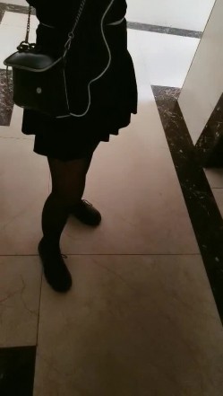 一起上卫校的姐妹俩，双双下海，跳蛋塞逼里出门，逛街、打车，震得骚痒的小穴好多水，回家赶紧解决需求！ 截图7