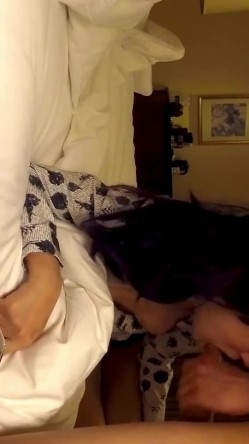 漂亮淫妻 被公狗腰单男操爽了 连单男要把精液射在她嘴里都答应 吃的一滴不剩 截图14
