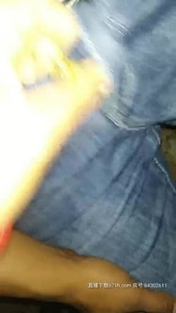 说话声嗲嗲的有点大幂的感觉的KTV长腿妹纸午夜户外勾搭牛仔裤屌丝男野战 竟无套直接操 还被内射 高清源码录制 截图11