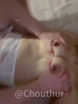 女神反差婊甘愿成为大神小母狗！推特大屌调教性爱行家【艾伦】私拍，大奶蜂腰翘臀美女被大鸡巴征服各种啪啪 截图3
