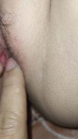 《百度云泄密》漂亮的眼镜妹和男友之间的私密视讯被友人曝光 截图8