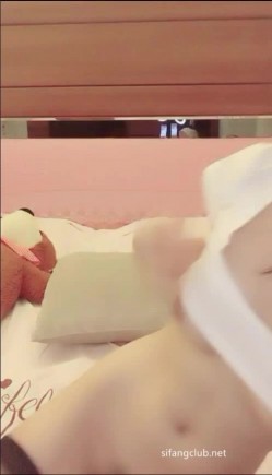 【绝美脸蛋】【蜜桃】5号凌晨大尺度超清收费秀，姨妈来了 截图11