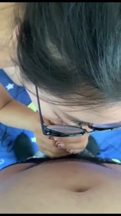 【迷奸睡奸系列】柳州失恋学生妹找干哥哥喝酒醉酒后被干哥哥各种爆艹睡奸！ 截图8