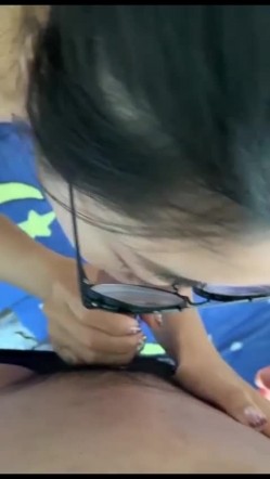 【迷奸睡奸系列】柳州失恋学生妹找干哥哥喝酒醉酒后被干哥哥各种爆艹睡奸！ 截图11