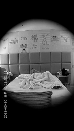 【安防酒店摄像头】偷情男女趁午休时间开房 大奶女友做爱很疯狂 超清3K原版 截图3