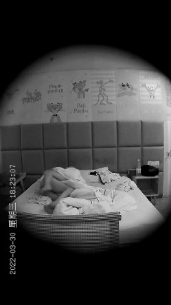 【安防酒店摄像头】偷情男女趁午休时间开房 大奶女友做爱很疯狂 超清3K原版 截图12