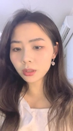 最喜欢的一个美少女，【兰哥】校花女神~!大长美腿~特写骚穴~柔逼自慰~爽到不行~强烈推荐 截图7