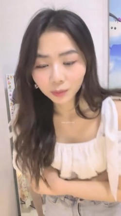 最喜欢的一个美少女，【兰哥】校花女神~!大长美腿~特写骚穴~柔逼自慰~爽到不行~强烈推荐 截图16