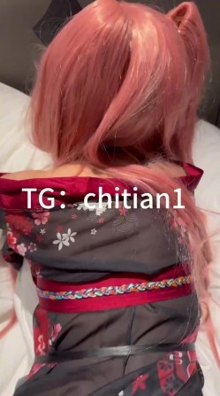 可盐可甜COS抽像福利姬【池甜chitian1】露脸性爱视图，自慰喷水上吊，各种母狗行为 截图2