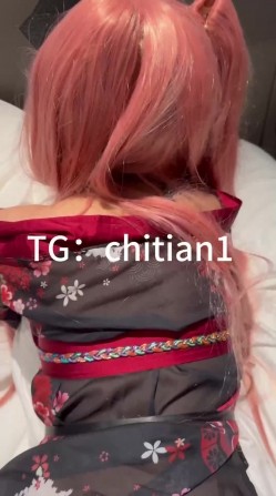 可盐可甜COS抽像福利姬【池甜chitian1】露脸性爱视图，自慰喷水上吊，各种母狗行为 截图3