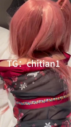可盐可甜COS抽像福利姬【池甜chitian1】露脸性爱视图，自慰喷水上吊，各种母狗行为 截图4