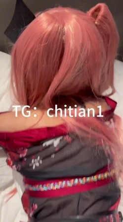 可盐可甜COS抽像福利姬【池甜chitian1】露脸性爱视图，自慰喷水上吊，各种母狗行为 截图6