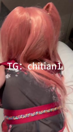 可盐可甜COS抽像福利姬【池甜chitian1】露脸性爱视图，自慰喷水上吊，各种母狗行为 截图12