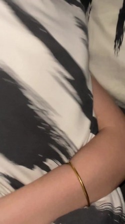 声音甜美可爱的眼镜妹羞答答的，刚开始还放不开一副娇羞的表情，一遇跳蛋秒变小母狗，刺激露脸性爱 截图10